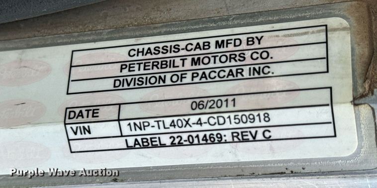 image for item EQ1473 2012 Peterbilt 367 reel truck