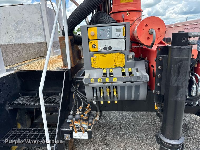 image for item EQ1479 2012 International 7600 Crew Cab crane truck