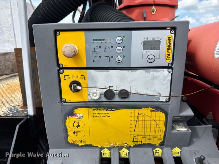 image for item EQ1479 2012 International 7600 Crew Cab crane truck