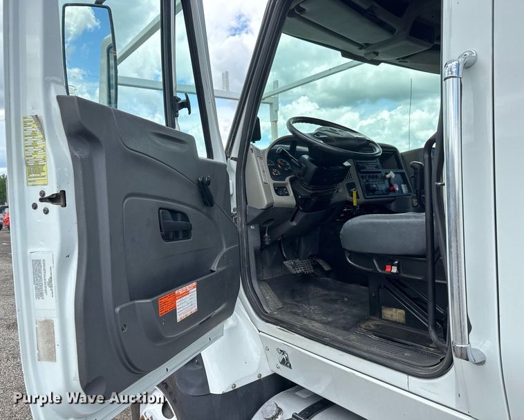 image for item EQ1479 2012 International 7600 Crew Cab crane truck