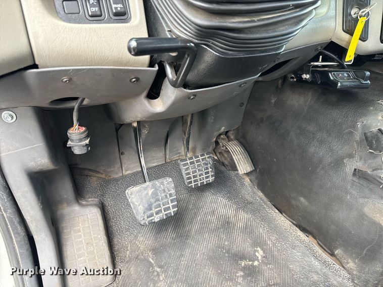 image for item EQ1479 2012 International 7600 Crew Cab crane truck