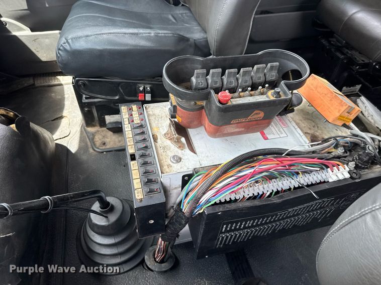 image for item EQ1479 2012 International 7600 Crew Cab crane truck