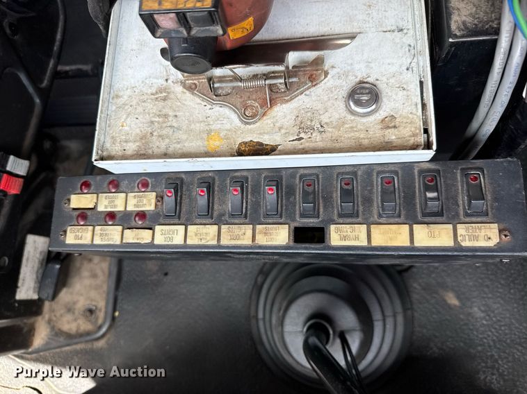 image for item EQ1479 2012 International 7600 Crew Cab crane truck