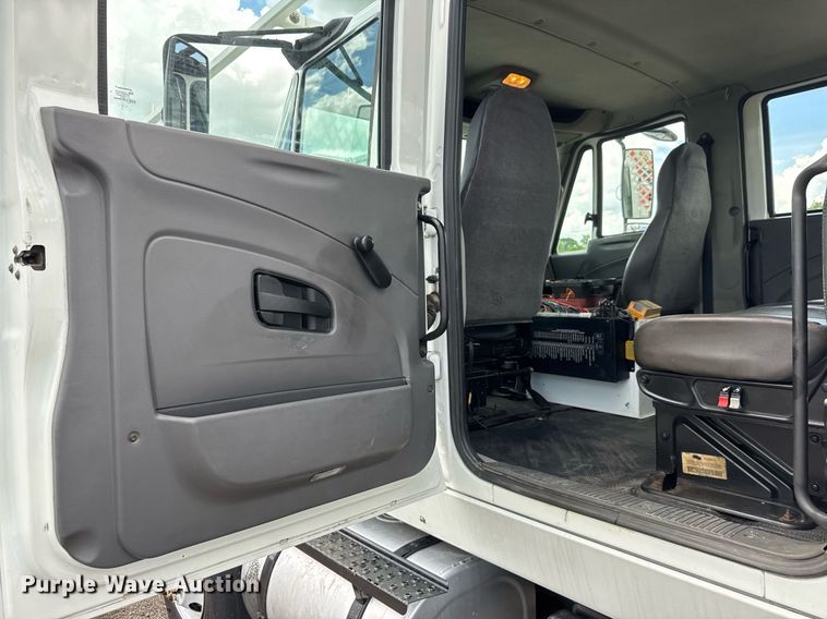 image for item EQ1479 2012 International 7600 Crew Cab crane truck