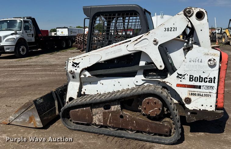 image for item EQ1492 2010 Bobcat T650 tracked skid steer loader