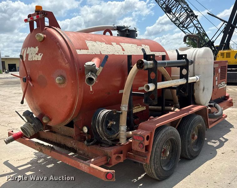 image for item EQ1493 2002 Ditch Witch FX30 vacuum excavator