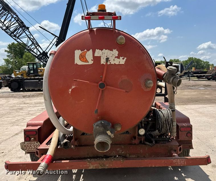 image for item EQ1493 2002 Ditch Witch FX30 vacuum excavator