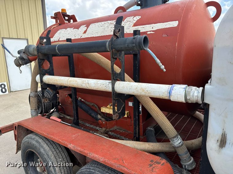 image for item EQ1493 2002 Ditch Witch FX30 vacuum excavator