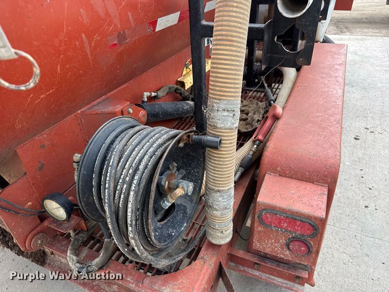 image for item EQ1493 2002 Ditch Witch FX30 vacuum excavator