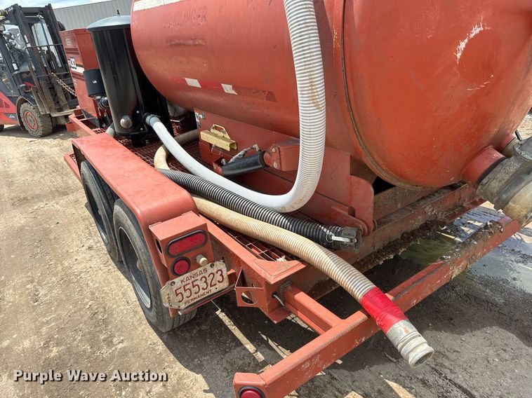 image for item EQ1493 2002 Ditch Witch FX30 vacuum excavator