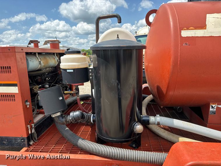 image for item EQ1493 2002 Ditch Witch FX30 vacuum excavator