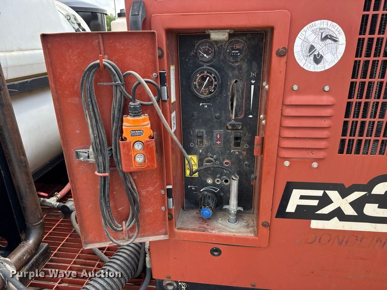 image for item EQ1493 2002 Ditch Witch FX30 vacuum excavator