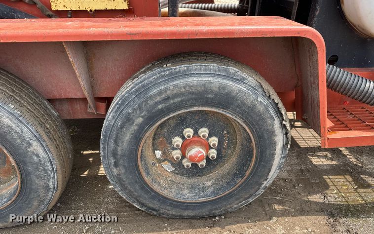 image for item EQ1493 2002 Ditch Witch FX30 vacuum excavator