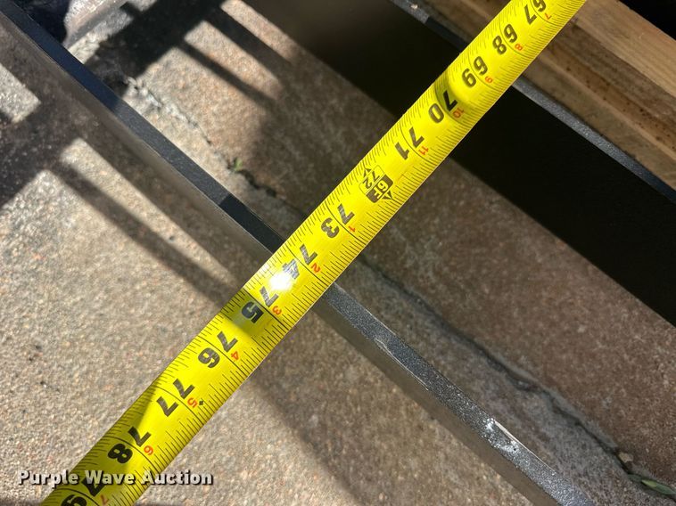 image for item EQ4761 74