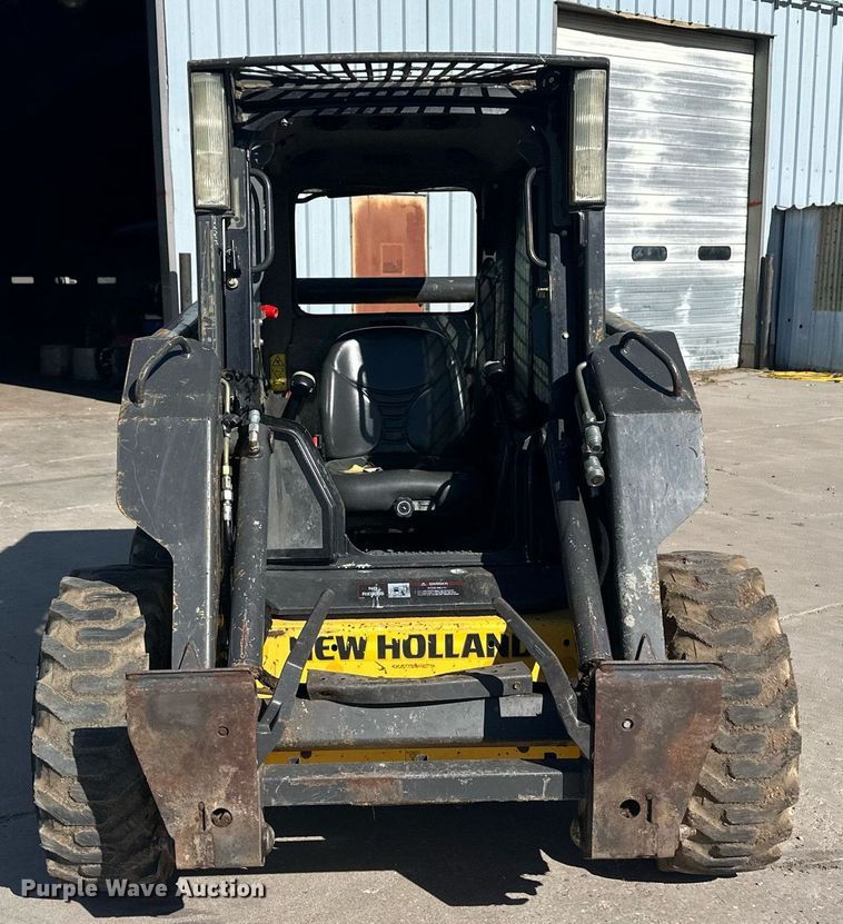 image for item EQ4762 2008 New Holland L175 skid steer loader
