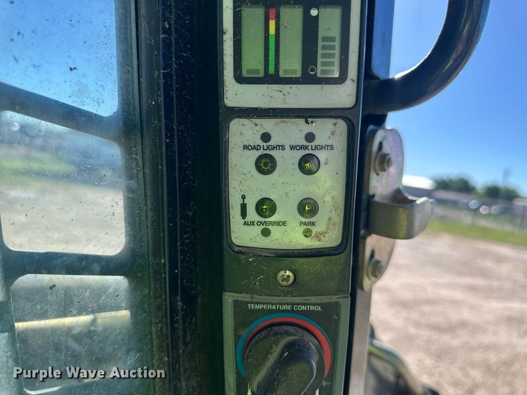 image for item EQ4762 2008 New Holland L175 skid steer loader