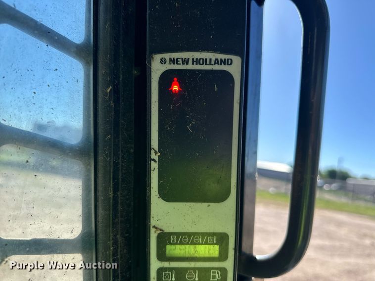 image for item EQ4762 2008 New Holland L175 skid steer loader