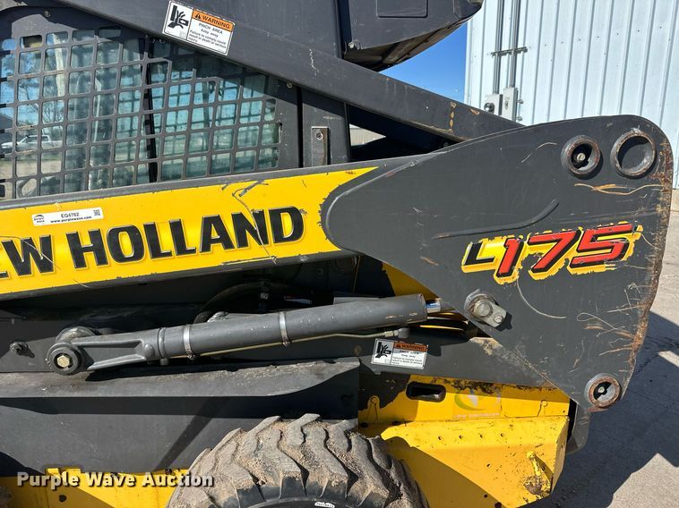 image for item EQ4762 2008 New Holland L175 skid steer loader