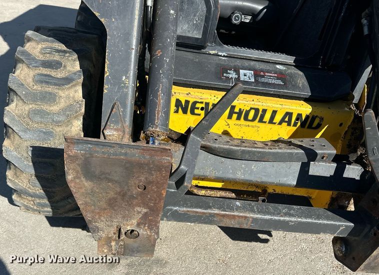 image for item EQ4762 2008 New Holland L175 skid steer loader