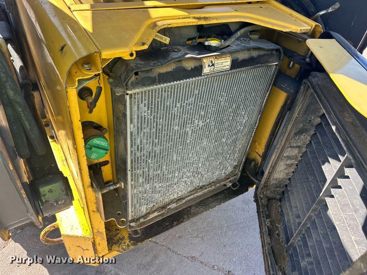 image for item EQ4762 2008 New Holland L175 skid steer loader