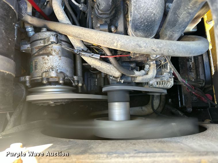 image for item EQ4762 2008 New Holland L175 skid steer loader