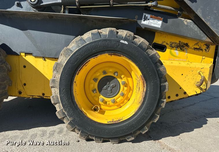 image for item EQ4762 2008 New Holland L175 skid steer loader