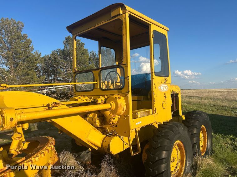 image for item EX9804 Allis-Chalmers M70 rigid frame motor grader