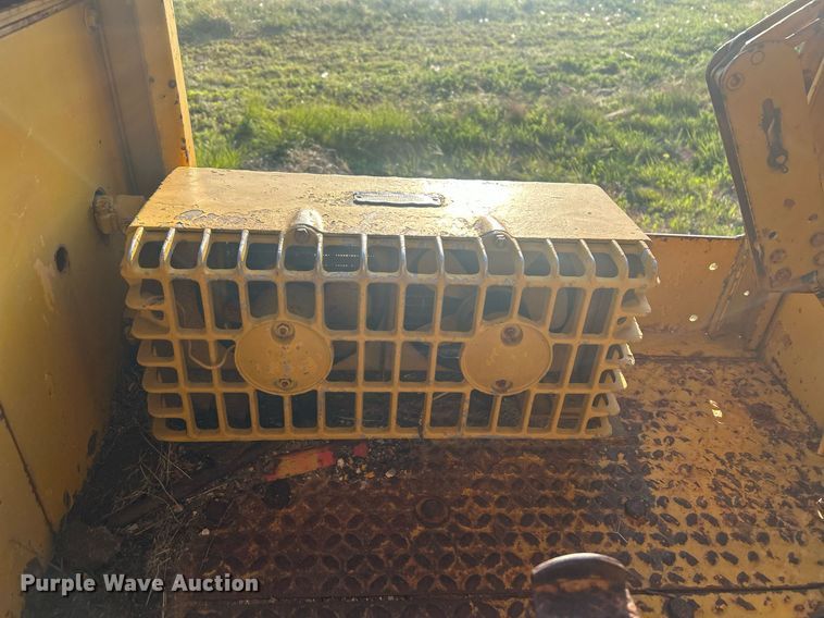 image for item EX9804 Allis-Chalmers M70 rigid frame motor grader