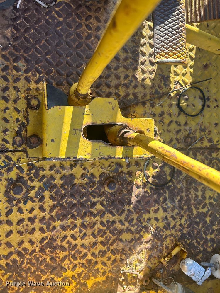 image for item EX9804 Allis-Chalmers M70 rigid frame motor grader