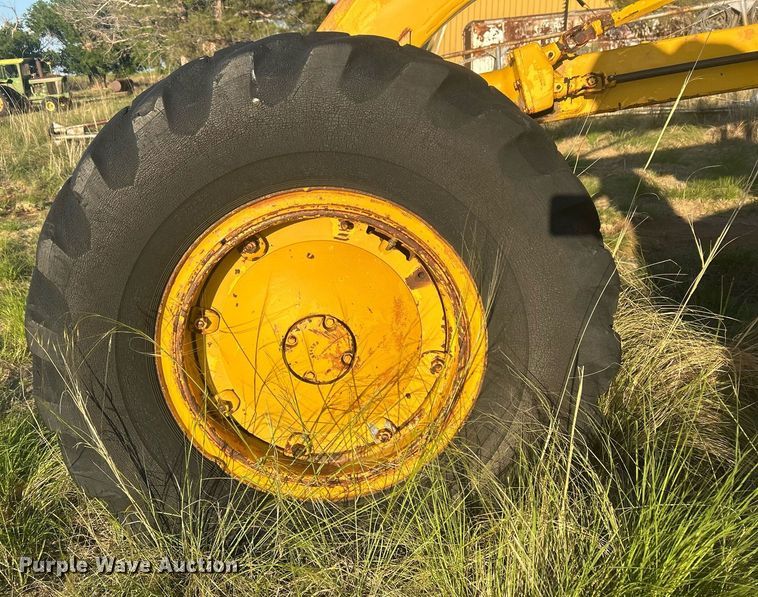 image for item EX9804 Allis-Chalmers M70 rigid frame motor grader