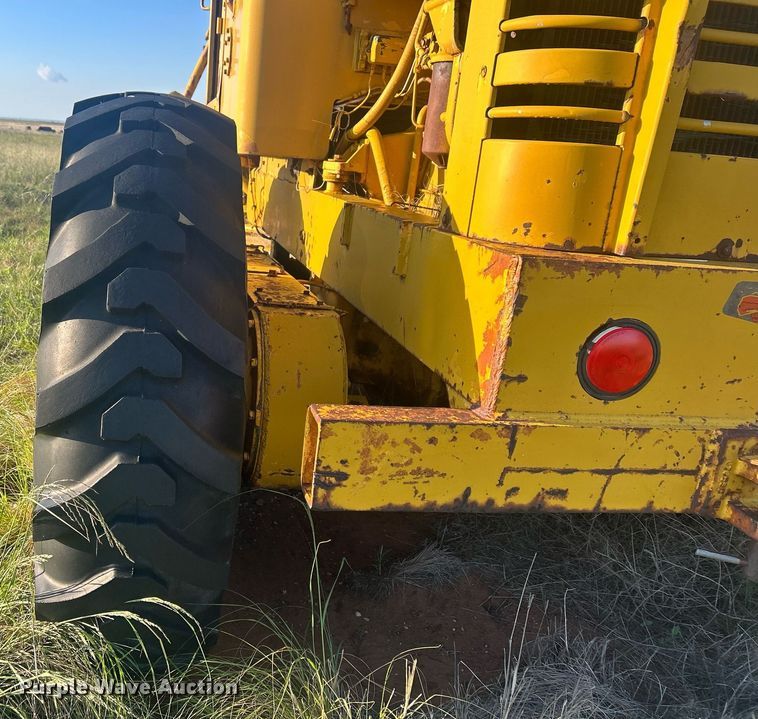 image for item EX9804 Allis-Chalmers M70 rigid frame motor grader