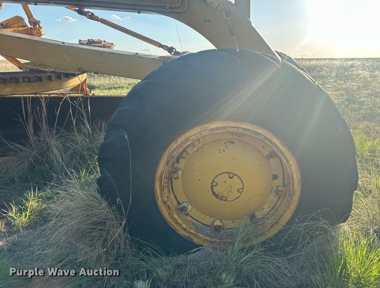 image for item EX9804 Allis-Chalmers M70 rigid frame motor grader