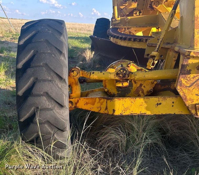 image for item EX9804 Allis-Chalmers M70 rigid frame motor grader