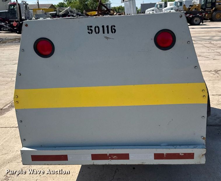 image for item MS9971 1994 LeRoi International 3272X451 air compressor