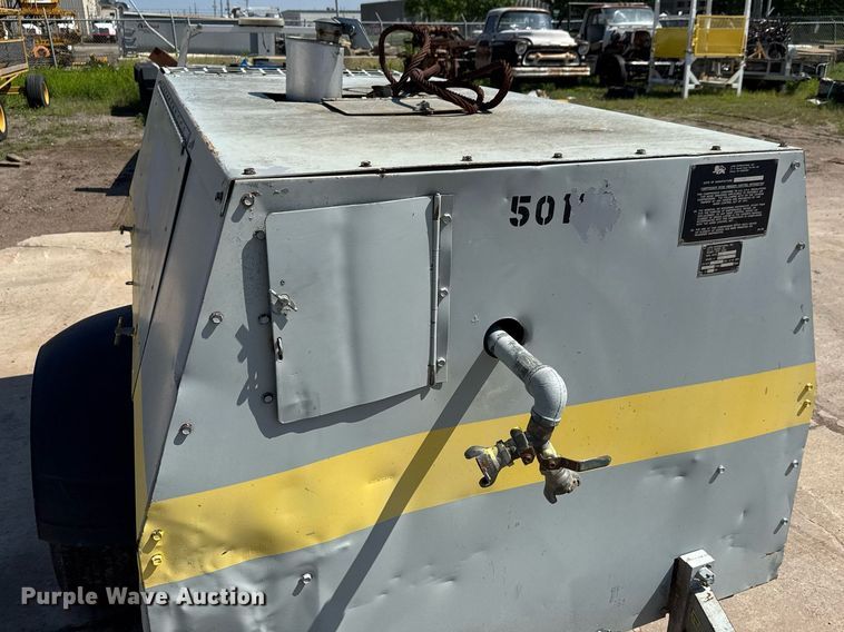 image for item MS9971 1994 LeRoi International 3272X451 air compressor