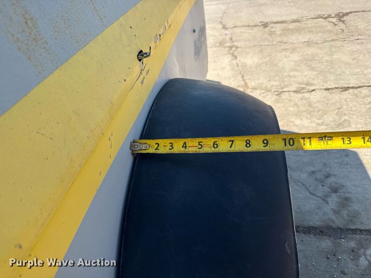 image for item MS9971 1994 LeRoi International 3272X451 air compressor