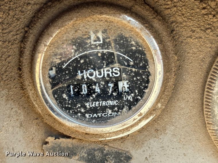 image for item MS9971 1994 LeRoi International 3272X451 air compressor