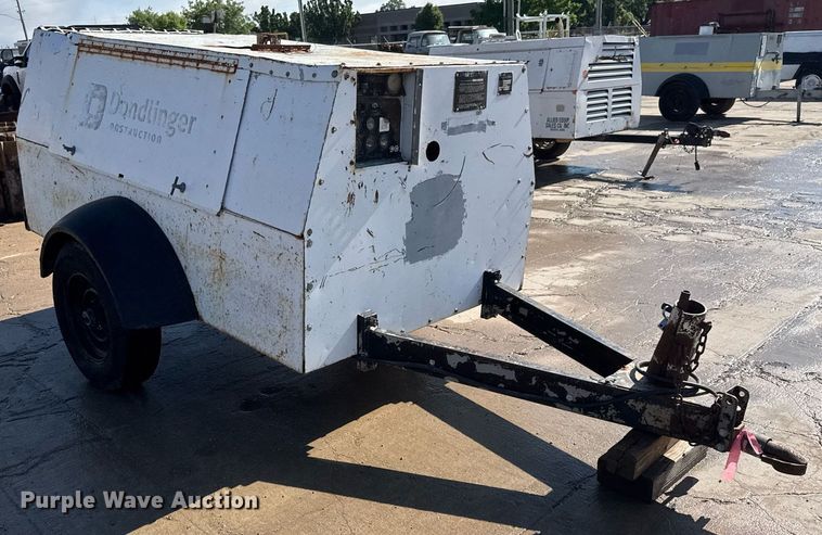 image for item MS9972 1997 LeRoi International Q185DJE air compressor