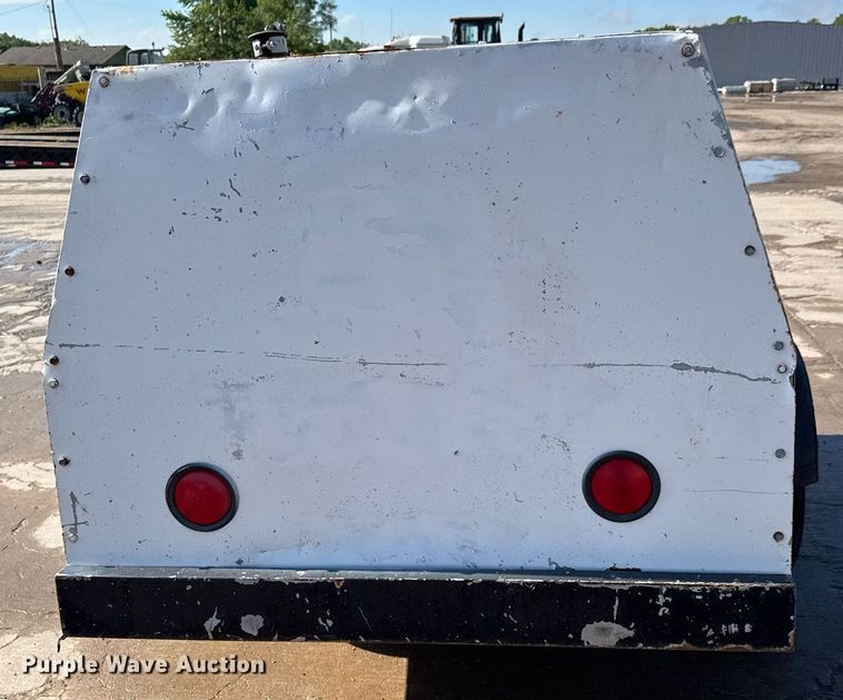 image for item MS9972 1997 LeRoi International Q185DJE air compressor