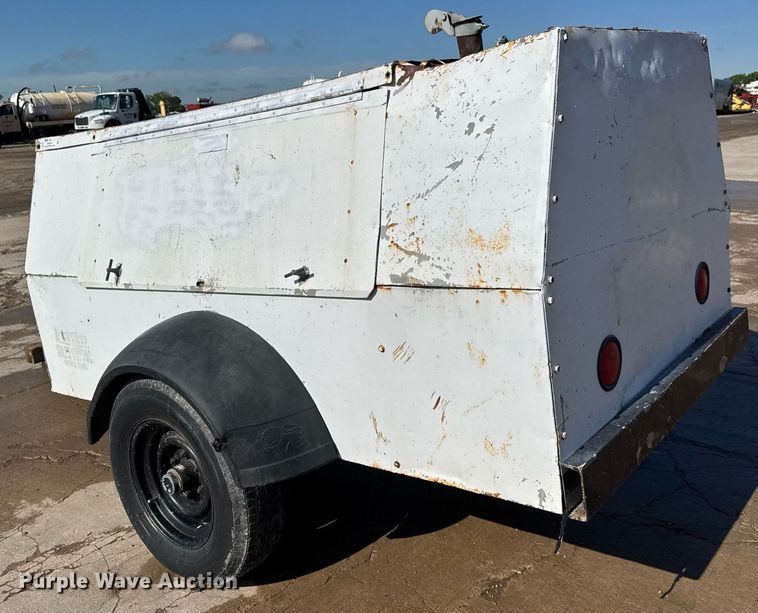 image for item MS9972 1997 LeRoi International Q185DJE air compressor