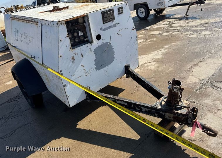 image for item MS9972 1997 LeRoi International Q185DJE air compressor