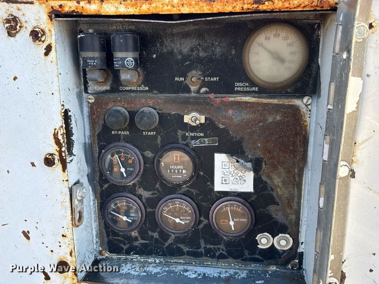 image for item MS9972 1997 LeRoi International Q185DJE air compressor