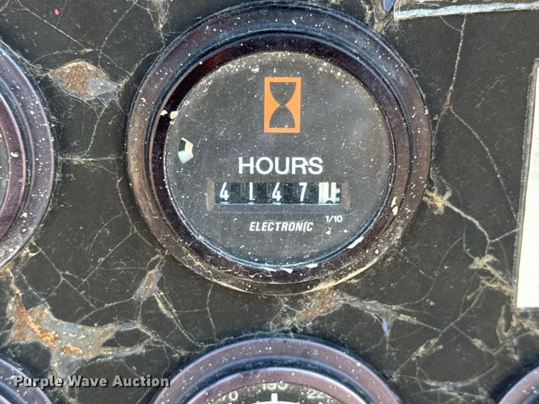 image for item MS9972 1997 LeRoi International Q185DJE air compressor