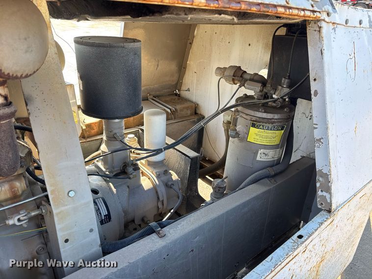 image for item MS9972 1997 LeRoi International Q185DJE air compressor