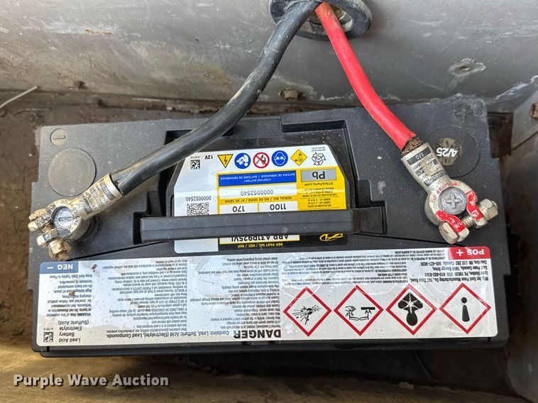 image for item MS9972 1997 LeRoi International Q185DJE air compressor