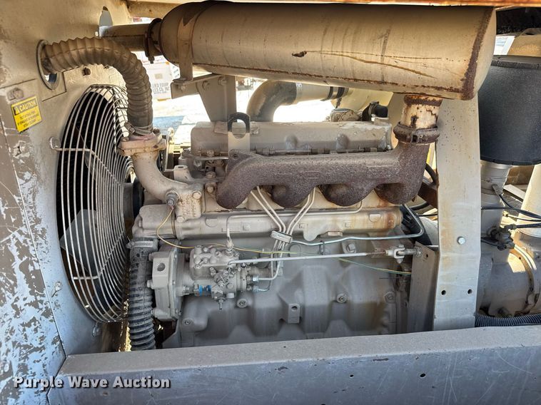 image for item MS9972 1997 LeRoi International Q185DJE air compressor