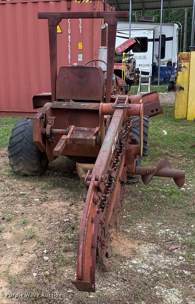 image for item ND9712 1979 Ditch Witch R40 trencher