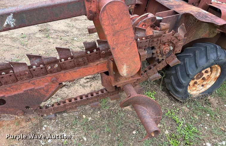 image for item ND9712 1979 Ditch Witch R40 trencher