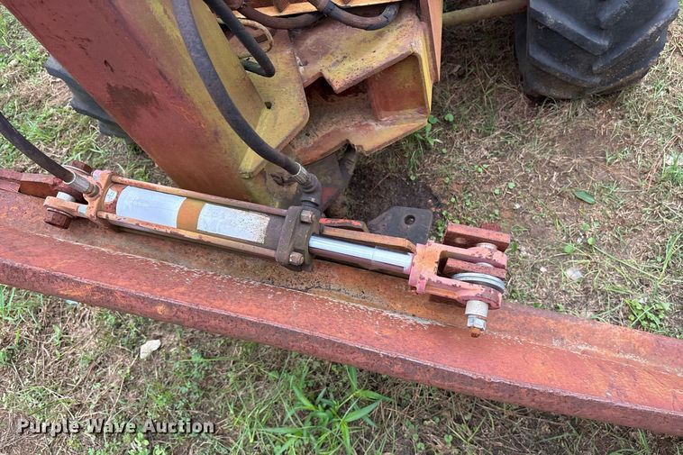 image for item ND9712 1979 Ditch Witch R40 trencher