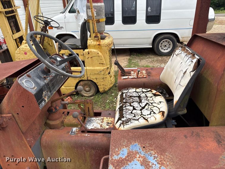 image for item ND9712 1979 Ditch Witch R40 trencher